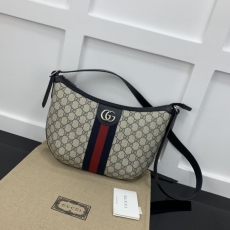 Gucci Hobo Bags